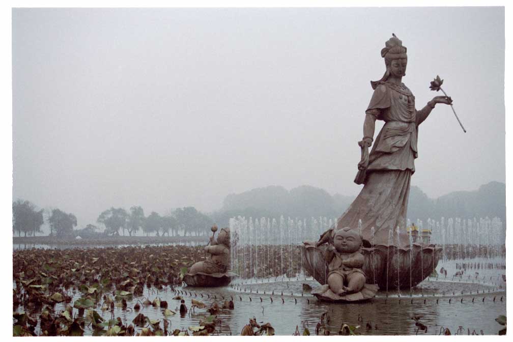 Statue in Xuanwu Lake